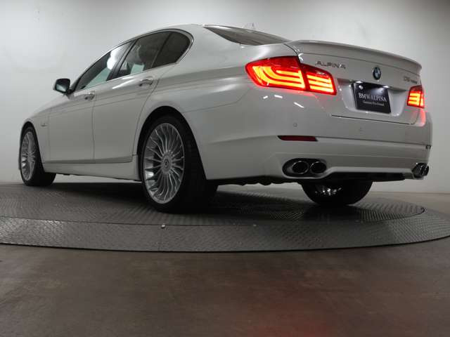 中古車 Bmwアルピナ D5 ターボ リムジン の中古車詳細 39 000km ホワイト 神奈川県 528万円 中古車情報 中古車 検索なら 車選びドットコム 車選び Com