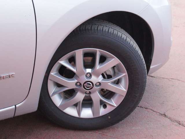 中古車 日産 ノート 1 2 E Power X の中古車詳細 10 000km シルバー 山形県 155 7万円 中古車情報 中古車検索なら 車選びドットコム 車選び Com