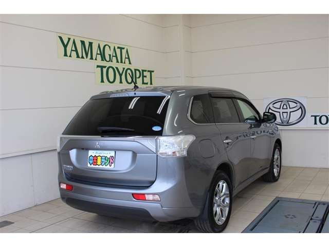 中古車 三菱 アウトランダーphev 2 0 G プレミアムパッケージ 4wd の中古車詳細 67 000km グレー 山形県 169 8万円 中古車情報 中古車検索なら 車選びドットコム 車選び Com