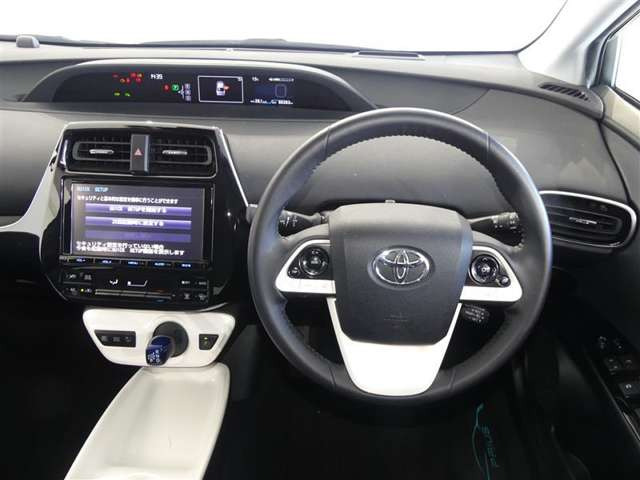 中古車 トヨタ プリウス 1 8 A の中古車詳細 61 000km シルバーメタリック 千葉県 143万円 中古車情報 中古車検索なら 車選びドットコム 車選び Com