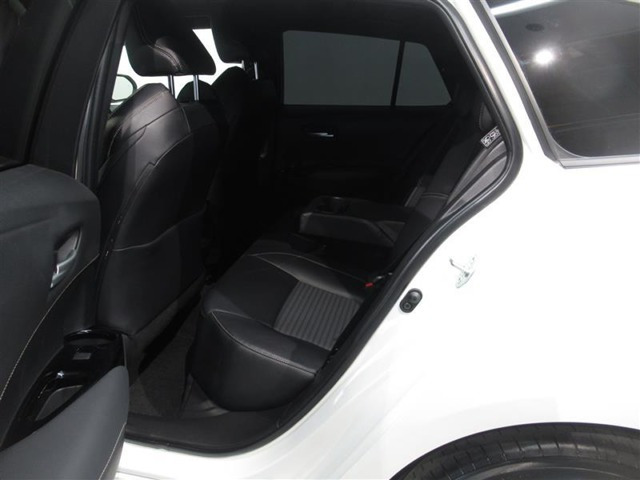 中古車 トヨタ カローラツーリング 1 8 W B の中古車詳細 12 000km パールメタリック 愛知県 231万円 中古車情報 中古車検索なら 車選びドットコム 車選び Com
