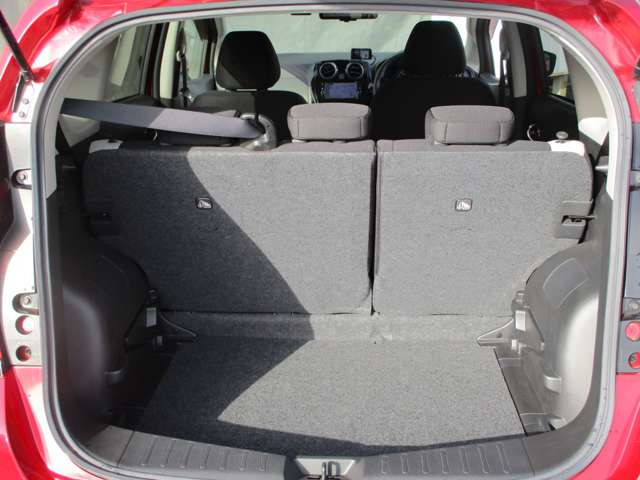 中古車 日産 ノート 1 2 E Power X の中古車詳細 7 000km レッド 愛知県 124 1万円 中古車情報 中古車検索なら 車選びドットコム 車選び Com