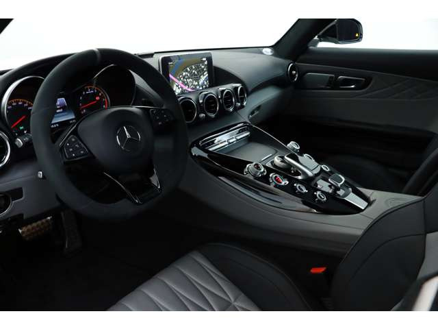中古車 メルセデス ベンツ Amg Gt C エディション50 1オーナー 銀 黒革 パノラミックr の中古車詳細 5 000km デジーノカシミヤホワイトマグノ 東京都 1 598万円 中古車情報 中古車検索なら 車選びドットコム 車選び Com