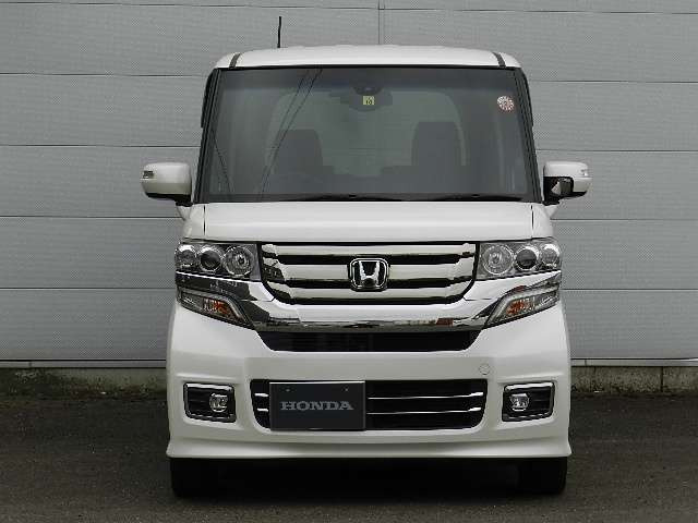 中古車 ホンダ N Boxカスタム G Ssパッケージ 4wd の中古車詳細 33 000km ホワイト 福島県 136万円 中古車情報 中古車検索なら 車選びドットコム 車選び Com