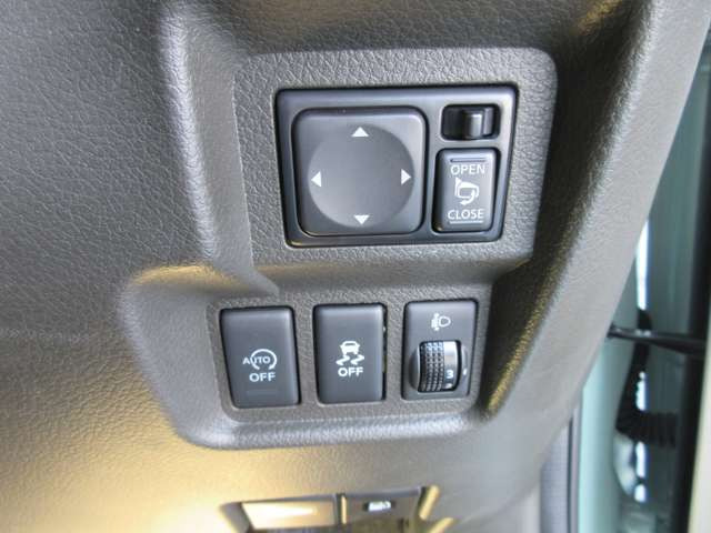 中古車 日産 キューブ 1 5 15x Vセレクション の中古車詳細 19 000km グリーン 広島県 78万円 中古車情報 中古車 検索なら 車選びドットコム 車選び Com