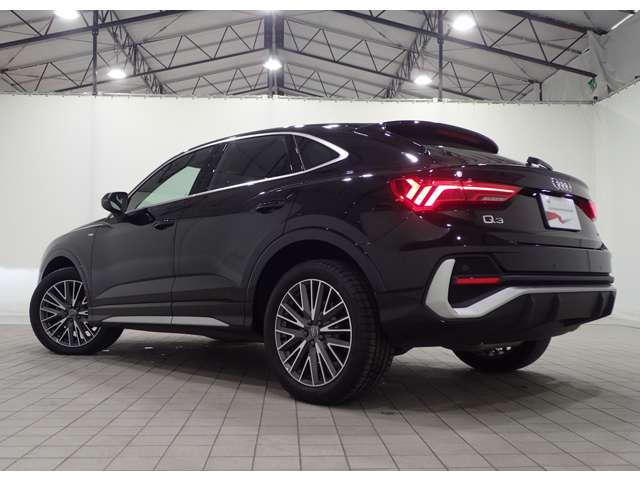 中古車 アウディ Q3 35 Tdi クワトロ Sライン ディーゼルターボ 4wd の中古車詳細 6 000km ブラック 東京都 517 9万円 中古車情報 中古車検索なら 車選びドットコム 車選び Com 中古車 アウディ Q3 35 Tdi クワトロ Sライン ディーゼルターボ 4wd の中古車詳細 6 000km ブラック 東京都 517 9万円 中古車情報 中古車検索なら 車選びドットコム 車選び Com