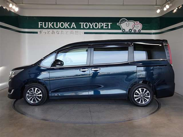 中古車 トヨタ エスクァイアハイブリッド 1 8 Gi の中古車詳細 39 000km ブラックグリーンメタリック 福岡県 256万円 中古車情報 中古車検索なら 車選びドットコム 車選び Com