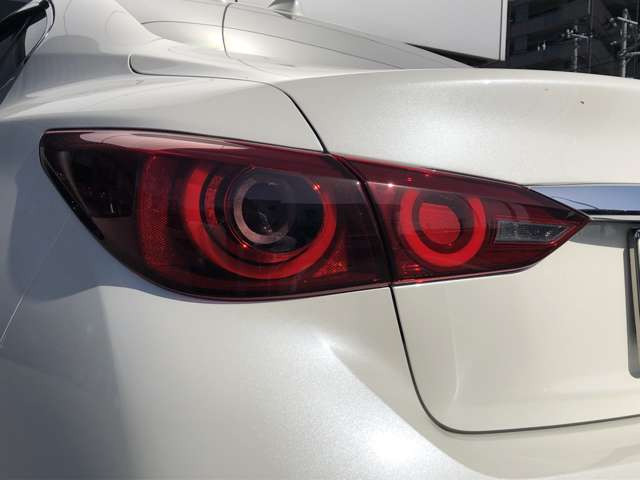 中古車 日産 スカイライン 3 5 ハイブリッド Gt タイプsp 4wd の中古車詳細 5 000km ホワイト 新潟県 458万円 中古車情報 中古車検索なら 車選びドットコム 車選び Com