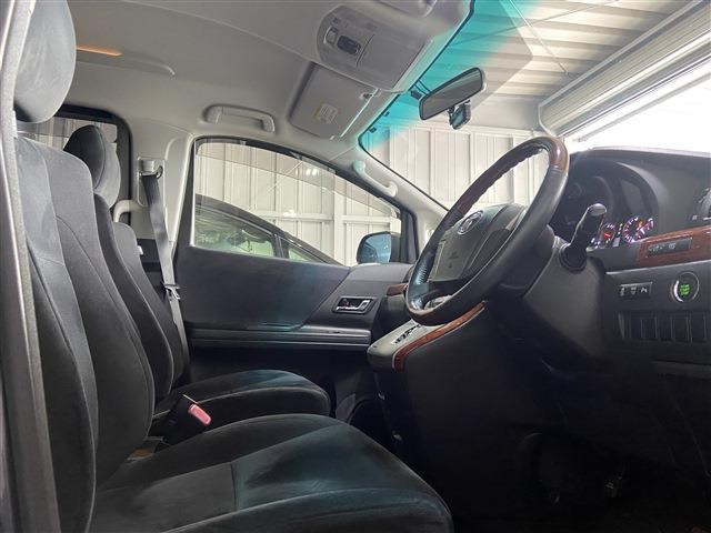 中古車 トヨタ ヴェルファイア 2 4 Z プラチナセレクションii の中古車詳細 75 000km グレー 和歌山県 84 8万円 中古車情報 中古車検索なら 車選びドットコム 車選び Com