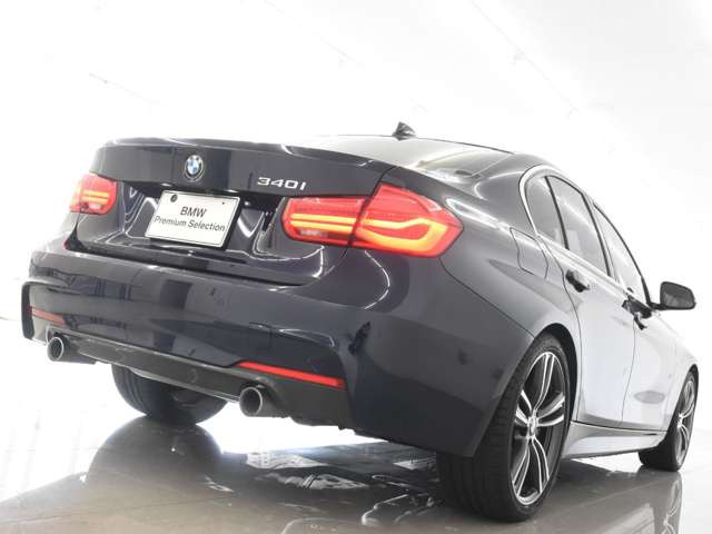 中古車 Bmw 340i 40th アニバーサリーエディション の中古車詳細 19 000km ブルーメタリック 鳥取県 428万円 中古車情報 中古車検索なら 車選びドットコム 車選び Com