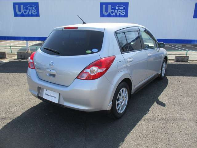 中古車 日産 ティーダ 1 5 15m の中古車詳細 37 000km シルバー 宮城県 33万円 中古車情報 中古車検索なら 車選びドットコム 車選び Com