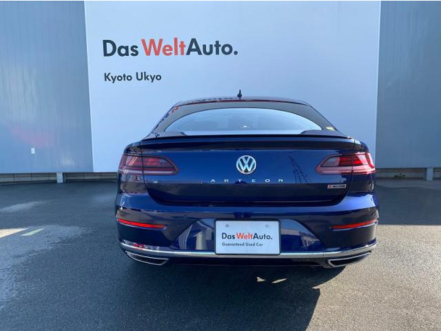 中古車 フォルクスワーゲン アルテオン Rライン 4モーション アドバンス 4wd の中古車詳細 14 000km ブルー 京都府 398万円 中古車情報 中古車検索なら 車選びドットコム 車選び Com