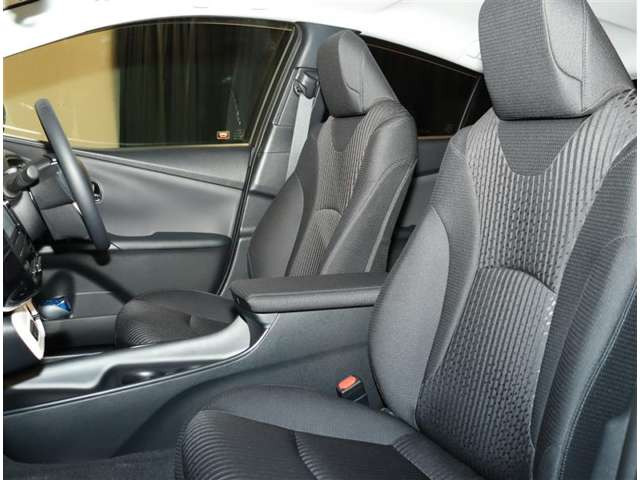 中古車 トヨタ プリウス 1 8 S セーフティ プラス の中古車詳細 6 000km グレーメタリック 埼玉県 158万円 中古車 情報 中古車検索なら 車選びドットコム 車選び Com