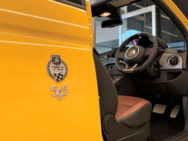 中古車 アバルト アバルト595c ツーリズモ の中古車詳細 7 000km イエロー 愛知県 378 8万円 中古車情報 中古車 検索なら 車選びドットコム 車選び Com