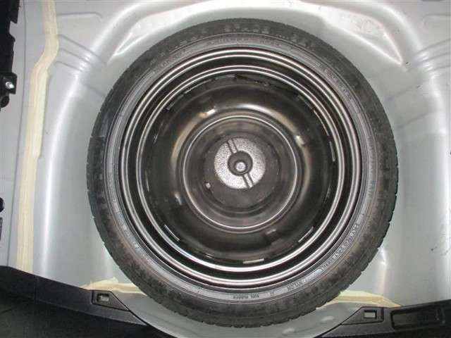 中古車 トヨタ ヴィッツ 1 5 ハイブリッド F の中古車詳細 64 000km シルバーメタリック 岩手県 99 8万円 中古車情報 中古車検索なら 車選びドットコム 車選び Com