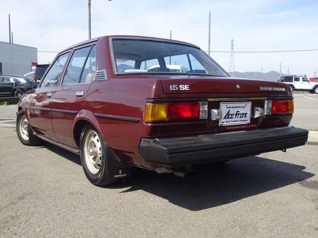中古車 トヨタ カローラ 1 5 Se の中古車詳細 66 000km ワインレッドメタリック 徳島県 198万円 中古車情報 中古車 検索なら 車選びドットコム 車選び Com