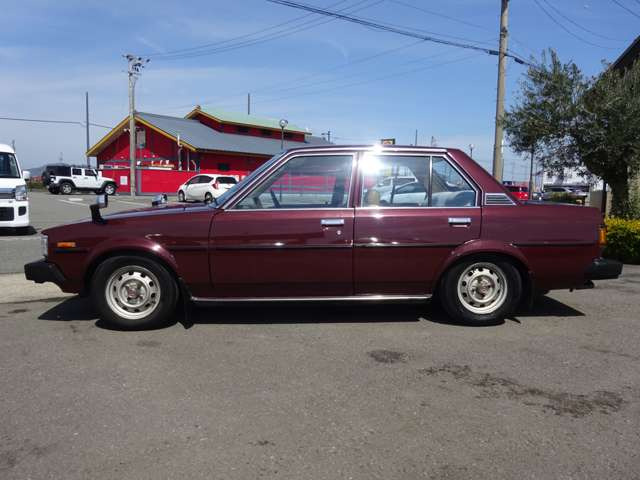 中古車 トヨタ カローラ 1 5 Se の中古車詳細 66 000km ワインレッドメタリック 徳島県 198万円 中古車情報 中古車 検索なら 車選びドットコム 車選び Com