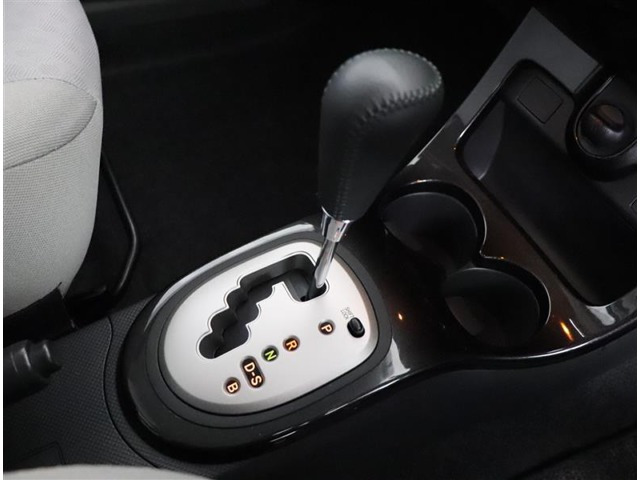 中古車 トヨタ Ist 1 5 150g の中古車詳細 40 000km グレーメタリック 大阪府 43万円 中古車情報 中古車検索なら 車選びドットコム 車選び Com