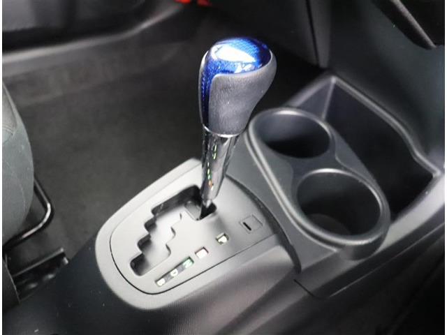 中古車 トヨタ アクア 1 5 S スタイルブラック の中古車詳細 67 000km ブラックメタリック 大阪府 98万円 中古車情報 中古車検索なら 車選びドットコム 車選び Com