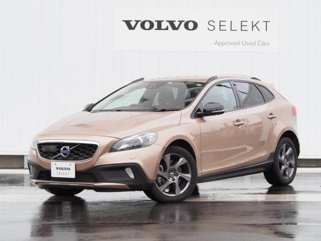 中古車 ボルボ V40クロスカントリー D4 Se ディーゼル の中古車詳細 21 000km ブラウン 愛知県 219万円 中古車情報 中古車検索なら 車選びドットコム 車選び Com