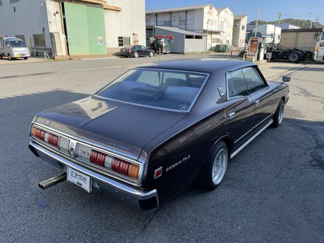 中古車 日産 セドリック 330ハードトップ Sgle の中古車詳細 66 000km マルーン 和歌山県 330万円 中古車情報 中古車 検索なら 車選びドットコム 車選び Com