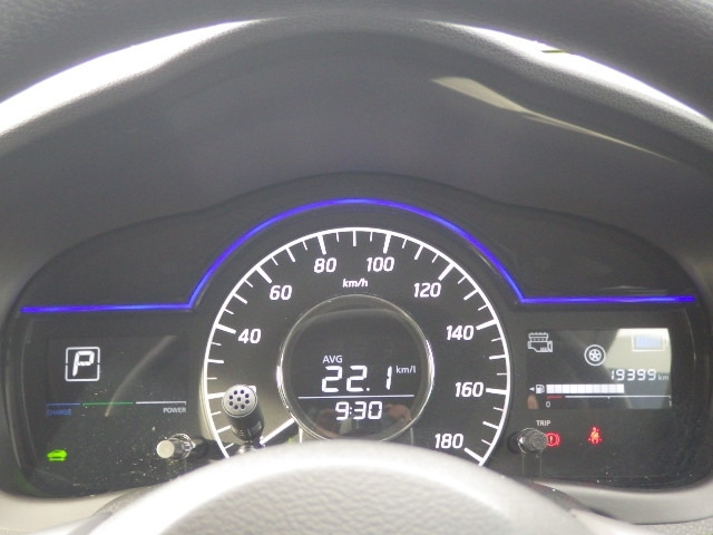 中古車 日産 ノート 1 2 E Power S の中古車詳細 19 000km シルバー 神奈川県 122 8万円 中古車情報 中古車 検索なら 車選びドットコム 車選び Com