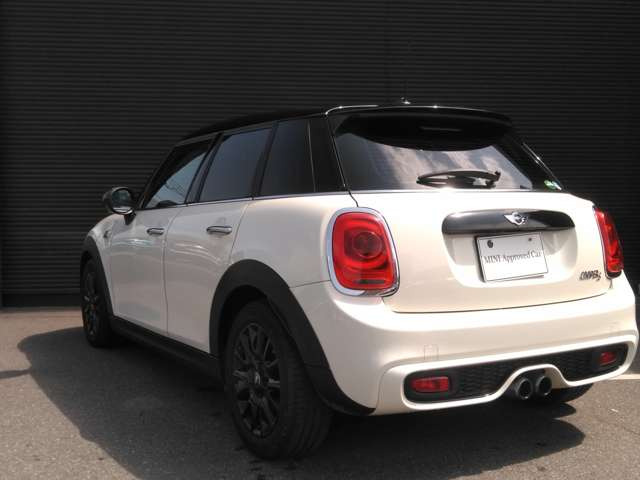 中古車 Bmw ミニ クーパー S の中古車詳細 24 000km ホワイト 福岡県 239 8万円 中古車情報 中古車検索なら 車選びドットコム 車選び Com