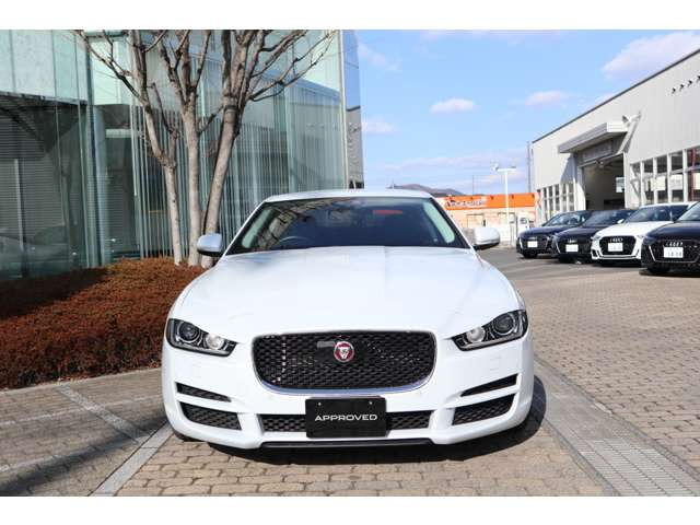 中古車 ジャガー Xe プレステージ 2 0l D180 ディーゼル の中古車詳細 15 000km ホワイト 岡山県 358万円 中古車 情報 中古車検索なら 車選びドットコム 車選び Com