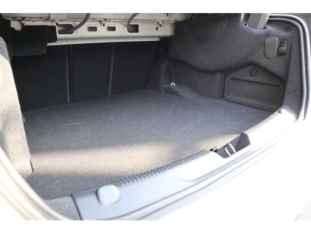 中古車 ジャガー Xe プレステージ 2 0l D180 ディーゼル の中古車詳細 15 000km ホワイト 岡山県 318万円 中古車 情報 中古車検索なら 車選びドットコム 車選び Com 中古車 ジャガー Xe プレステージ 2 0l D180 ディーゼル の中古車詳細 15 000km ホワイト 岡山県 318万円 中古車 情報 中古車検索なら 車選びドットコム 車選び Com