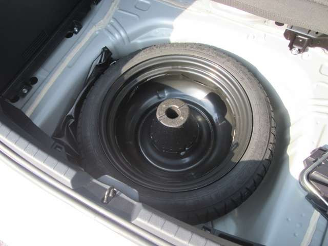 中古車 トヨタ ヴィッツ 1 0 F Mパッケージ の中古車詳細 4 000km シルバーメタリック 山口県 86万円 中古車情報 中古車検索なら 車選びドットコム 車選び Com