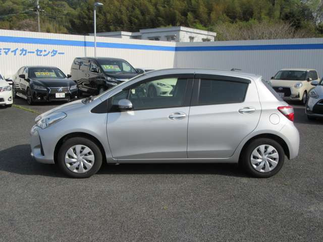 中古車 トヨタ ヴィッツ 1 0 F Mパッケージ の中古車詳細 4 000km シルバーメタリック 山口県 86万円 中古車情報 中古車検索なら 車選びドットコム 車選び Com
