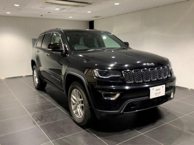 中古車 クライスラー ジープ グランドチェロキー リミテッド 4wd 認定中古車保証整備付 の中古車詳細 36 000km ブラック 愛知県 373万円 中古車情報 中古車検索なら 車選びドットコム 車選び Com