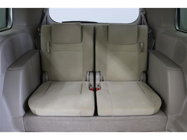 中古車 トヨタ アイシス 1 8 L の中古車詳細 29 000km シルバーメタリック 京都府 69 3万円 中古車情報 中古車 検索なら 車選びドットコム 車選び Com