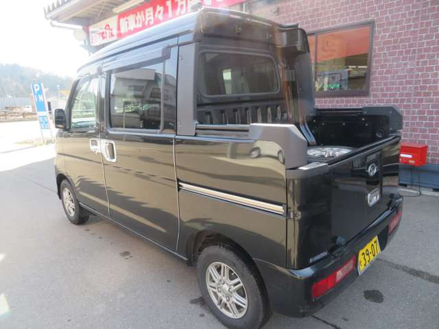 中古車 ダイハツ ハイゼットデッキバン Gl 4wd の中古車詳細 57 000km ブラック 新潟県 100万円 中古車情報 中古車 検索なら 車選びドットコム 車選び Com