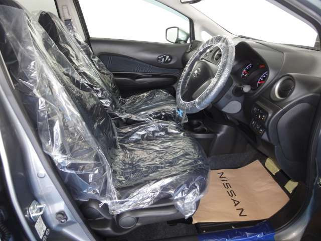 中古車 日産 ノート 1 2 X の中古車詳細 22 000km グレー 宮崎県 90 2万円 中古車情報 中古車検索なら 車 選びドットコム 車選び Com