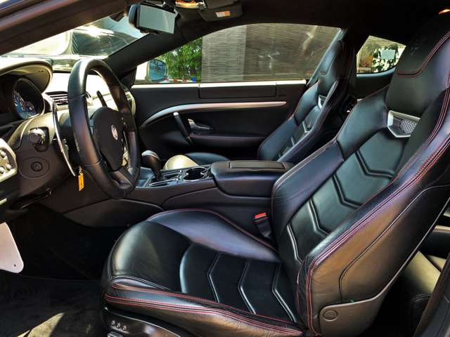 中古車 マセラティ グラントゥーリズモ スポーツ Mcオートシフト 黒革 左h ディーラー車 東京買取仕入 の中古車詳細 18 000km ホワイト 富山県 798万円 中古車情報 中古車検索なら 車選びドットコム 車選び Com