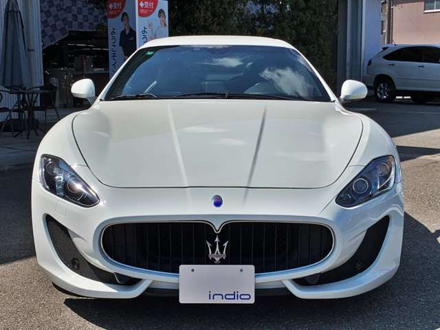 中古車 マセラティ グラントゥーリズモ スポーツ Mcオートシフト 黒革 左h ディーラー車 東京買取仕入 の中古車詳細 18 000km ホワイト 富山県 798万円 中古車情報 中古車検索なら 車選びドットコム 車選び Com