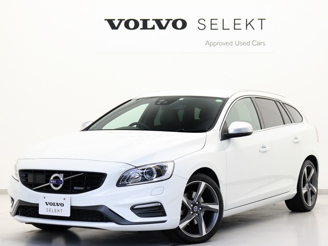 中古車 ボルボ V60 T4 Rデザイン の中古車詳細 28 000km ホワイト 東京都 169万円 中古車情報 中古車検索なら 車 選びドットコム 車選び Com