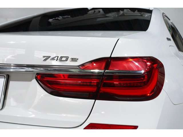 中古車 Bmw 740e I パフォーマンス Mスポーツ の中古車詳細 43 000km ホワイト 東京都 458万円 中古車情報 中古車 検索なら 車選びドットコム 車選び Com