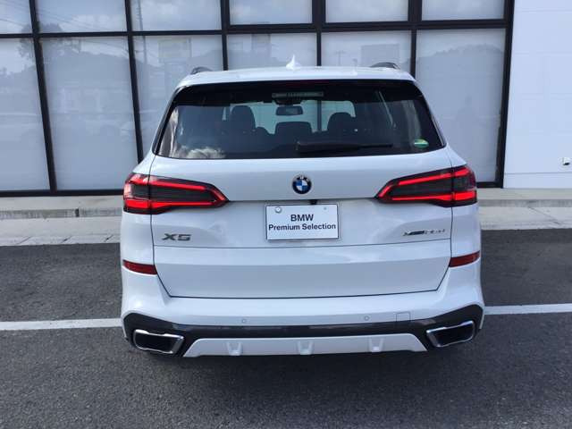 中古車 Bmw X5 Xドライブ 35d Mスポーツ 4wd の中古車詳細 14 000km ホワイト 和歌山県 7万円 中古車情報 中古車検索なら 車選びドットコム 車選び Com