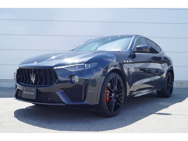 中古車 マセラティ レヴァンテ トロフェオ 4wd の中古車詳細 8 000km ブラック 兵庫県 1 568万円 中古車情報 中古車検索なら 車選びドットコム 車選び Com