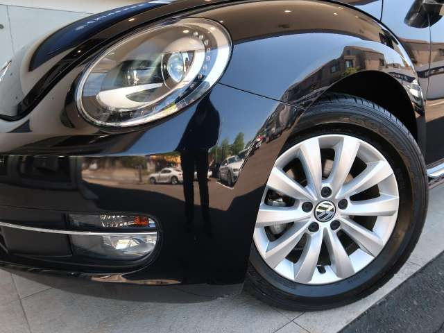 中古車 フォルクスワーゲン ザ ビートル カブリオレ 1 2 の中古車詳細 62 240km ディープブラックパールエフェクト 愛知県 229 9万円 中古車情報 中古車検索なら 車選びドットコム 車選び Com