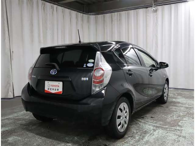 中古車 トヨタ アクア 1 5 G ブラックソフトレザーセレクション の中古車詳細 39 000km ブラックメタリック 大阪府 78万円 中古車情報 中古車検索なら 車選びドットコム 車選び Com