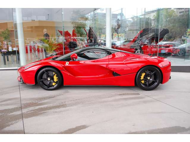 中古車 フェラーリ ラ フェラーリ 6 3 正規ディーラー車 黒革 純正ナビ の中古車詳細 170km Rosso Corsa 鹿児島県 価格応談 中古車情報 中古車検索なら 車選びドットコム 車選び Com 中古車 フェラーリ ラ フェラーリ 6 3 正規ディーラー車 黒革 純正ナビ の中古車詳細 170km Rosso Corsa 鹿児島県 価格応談 中古車情報 中古車検索なら 車選びドットコム 車選び Com