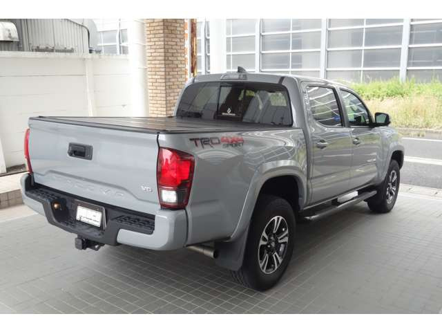 中古車 米国トヨタ タコマ ダブルキャブ Trdスポーツ 3 5 V6 4wd 6速mt新車並行1オーナーレザーナビサンルー の中古車詳細 18 000km セメントグレー 愛知県 550万円 中古車情報 中古車検索なら 車選びドットコム 車選び Com