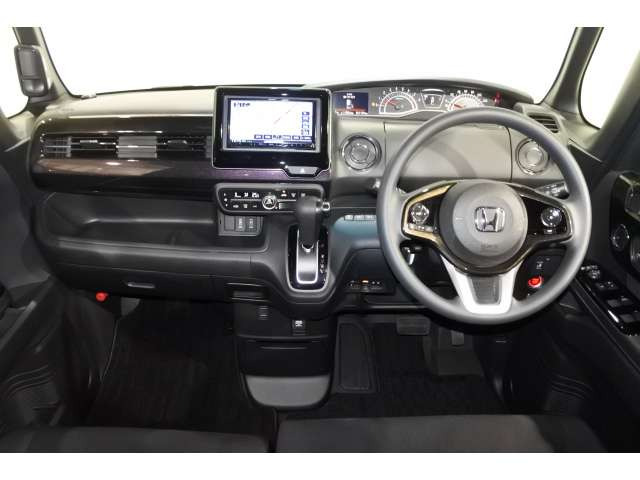 中古車 ホンダ N Boxカスタム G L の中古車詳細 11 000km グレー 山梨県 139 6万円 中古車情報 中古車検索なら 車 選びドットコム 車選び Com