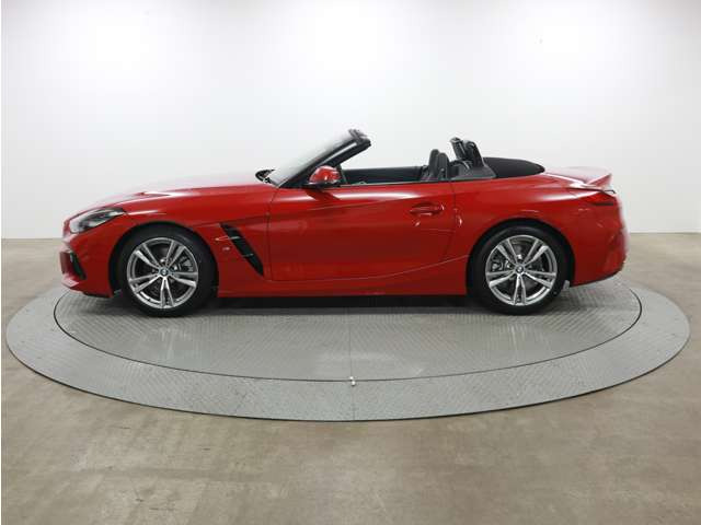 中古車 Bmw Z4 Sドライブ i Mスポーツ の中古車詳細 2 000km レッド 神奈川県 569万円 中古車情報 中古車 検索なら 車選びドットコム 車選び Com