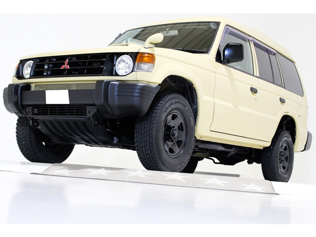 中古車 三菱 パジェロ 2 8 キックアップルーフ Geバン ディーゼル 4wd 丸目仕様 Ledテール 背面タイヤカバー の中古車詳細 104 000km ベージュ 群馬県 168万円 中古車情報 中古車検索なら 車選びドットコム 車選び Com