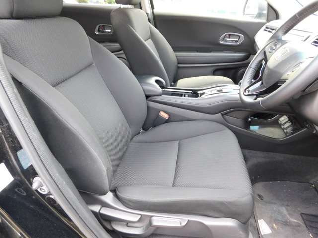 中古車 ホンダ ヴェゼル 1 5 ハイブリッド X の中古車詳細 55 000km ブラック 千葉県 162万円 中古車情報 中古車 検索なら 車選びドットコム 車選び Com