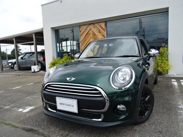中古車 Bmw ミニ ワン 5ドア の中古車詳細 29 000km グリーン 富山県 159万円 中古車情報 中古 車検索なら 車選びドットコム 車選び Com